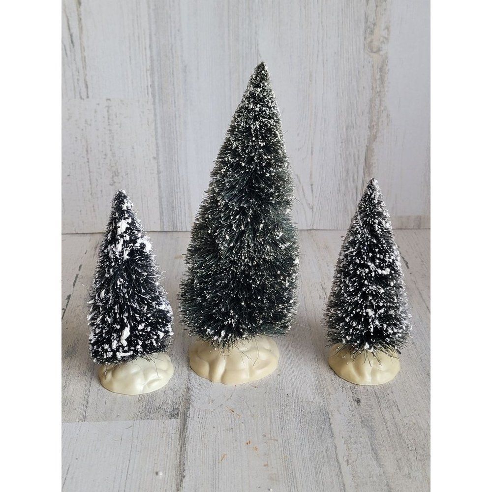 Lemax snow covered Christmas pine tree set Village accessories Xmas